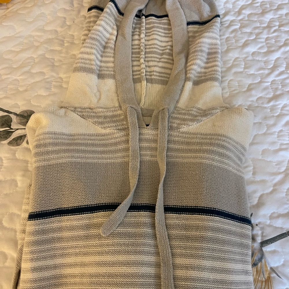 Sweater - Picture 4 of 6